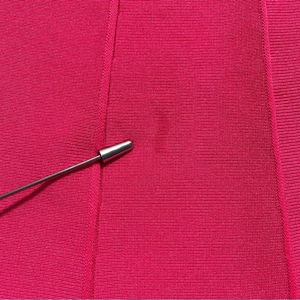 ROMEO + JULIET COUTURE Raspberry Pleated Mini Skirt – Size Medium – NWT